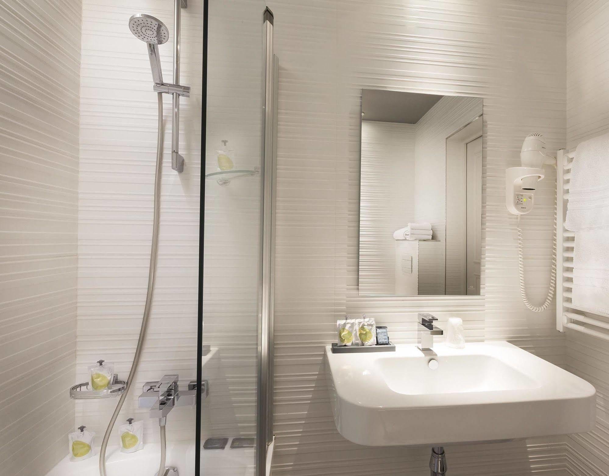 Hotel Garance Paris Exterior photo